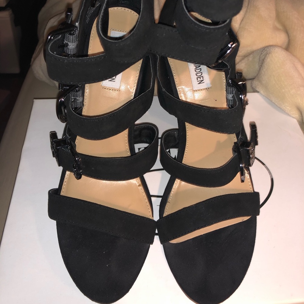 Black Steve Madden Taren Sandal - Picture 4 of 5